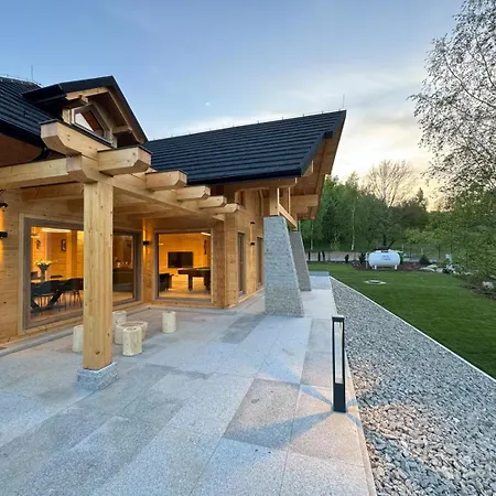 Brzozowa - Z Prywatnym Jacuzzi I Wspanialym Ogrodem - By Spaceapart