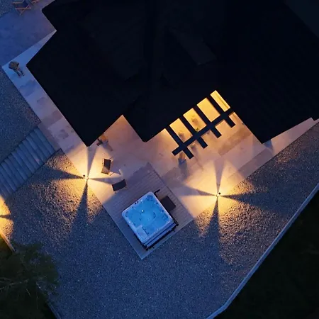 Brzozowa - Z Prywatnym Jacuzzi I Wspanialym Ogrodem - By Spaceapart