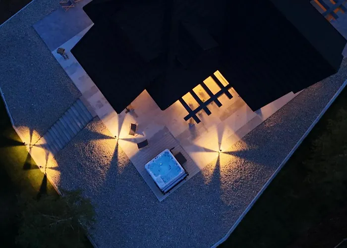 Brzozowa - Z Prywatnym Jacuzzi I Wspanialym Ogrodem - By Spaceapart