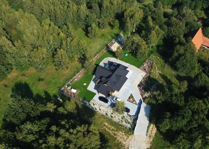 Brzozowa - Z Prywatnym Jacuzzi I Wspanialym Ogrodem - By Spaceapart